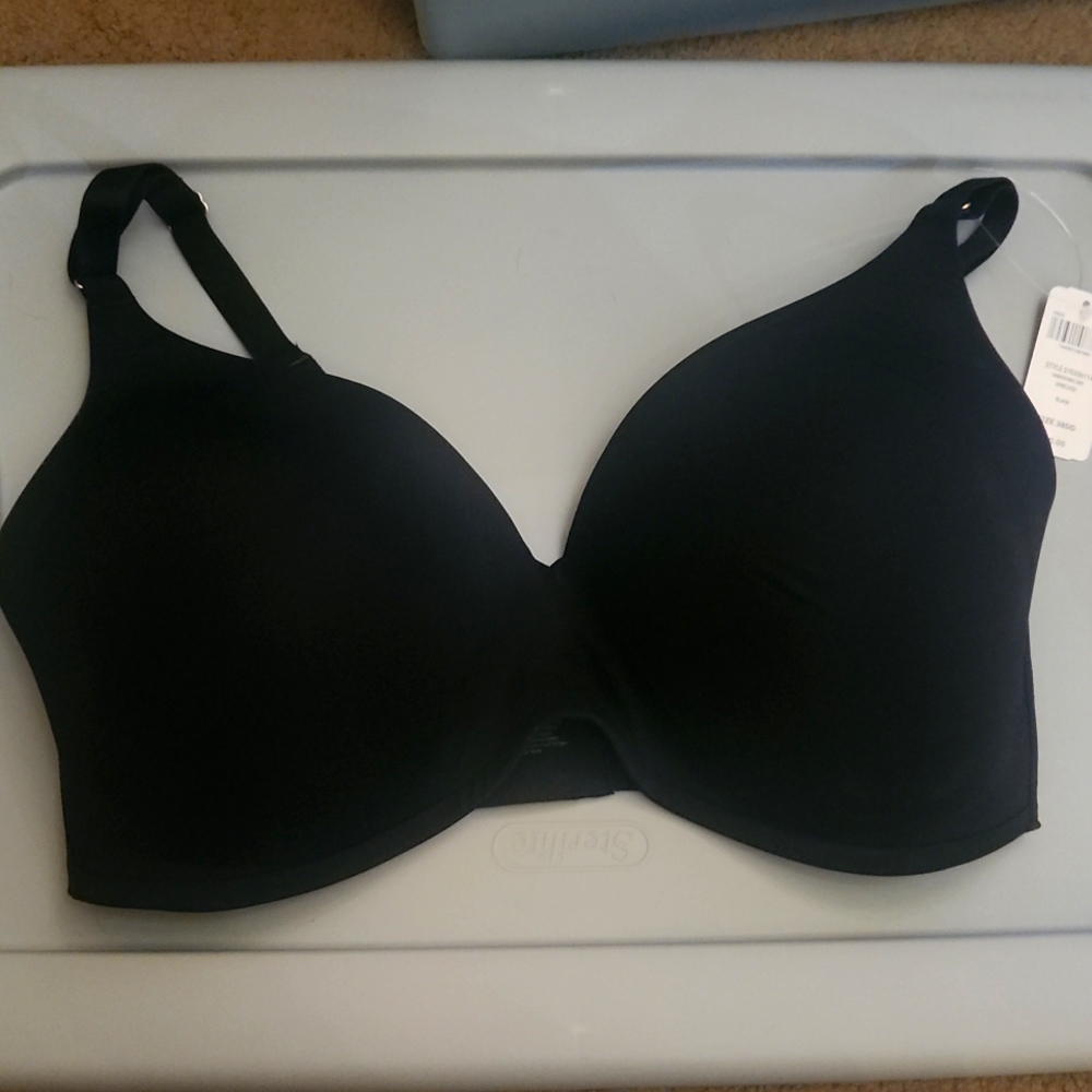 Black wireless bra